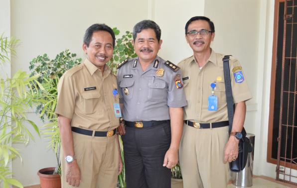 Didik Suprapto,SE ; beserta AKBP Zainal H, didampingi Cikmas Zuhdi