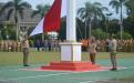 petugas pengibar Bendera